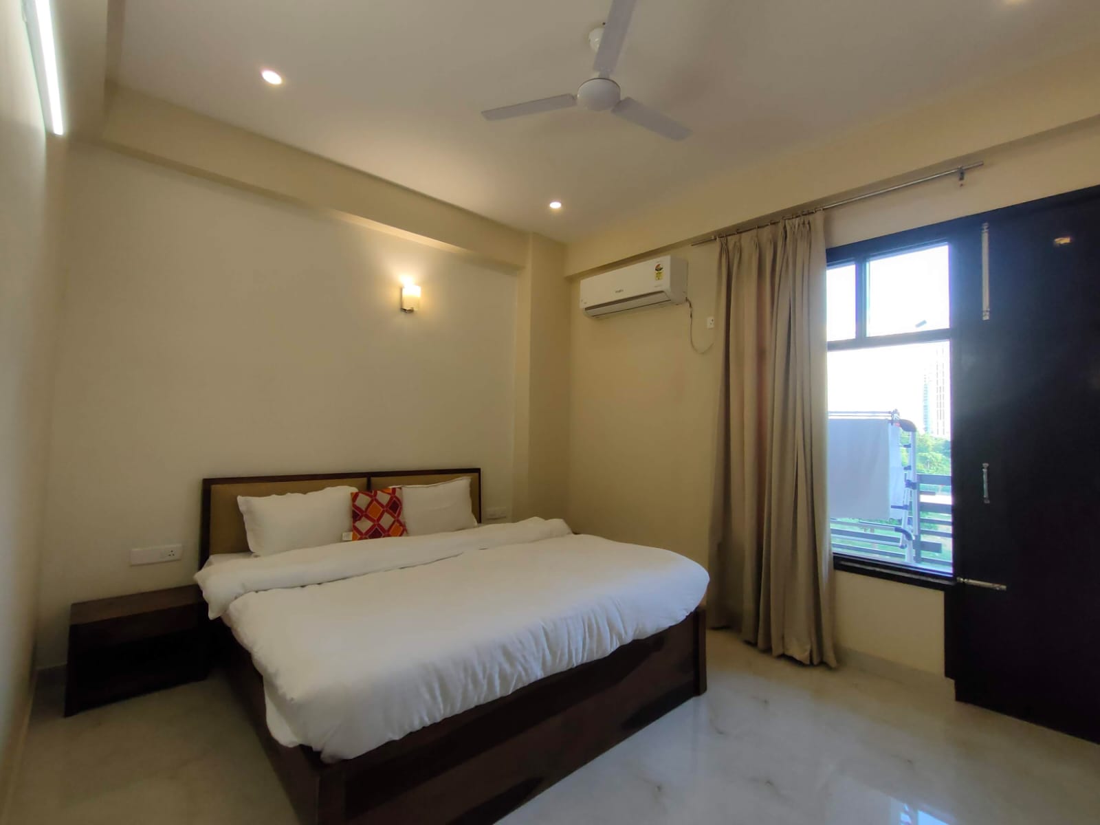 Room1